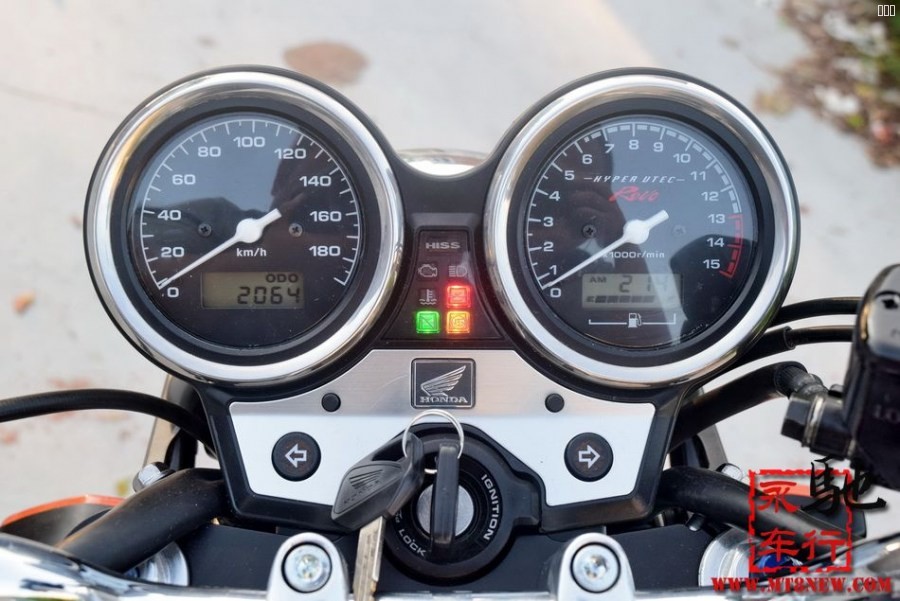 2013CB400 ABS (19).jpg