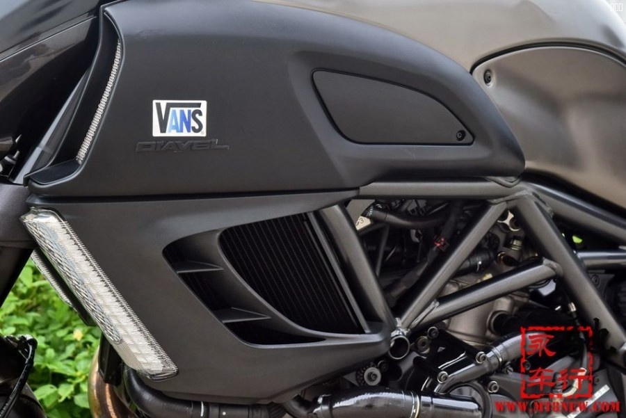 2013 杜卡迪 大魔鬼 (4).jpg