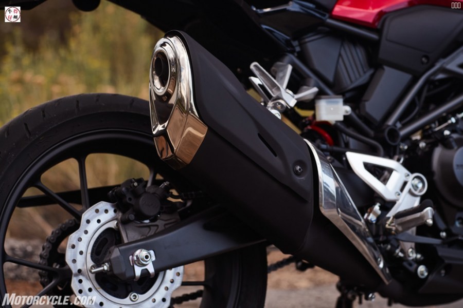 19-Honda-CB300R_detail_12.jpg