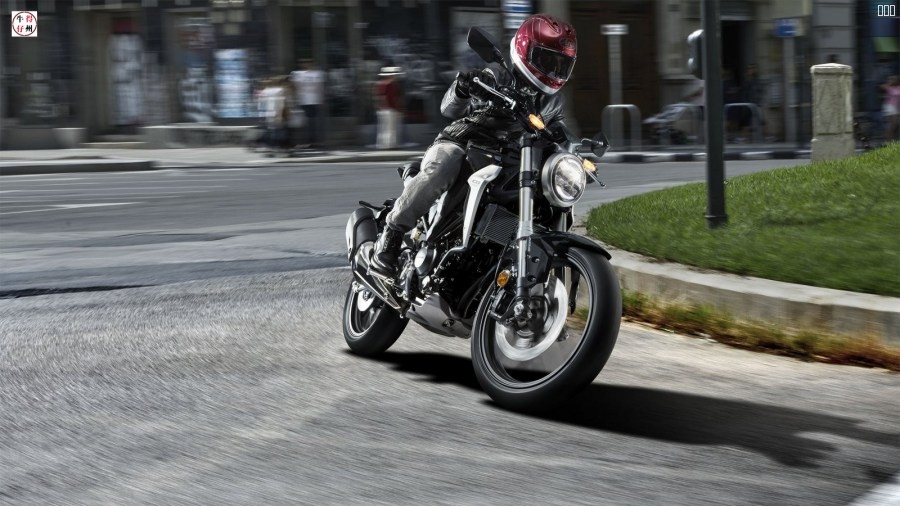 2019-honda-cb300r-4_1600x0w.jpg