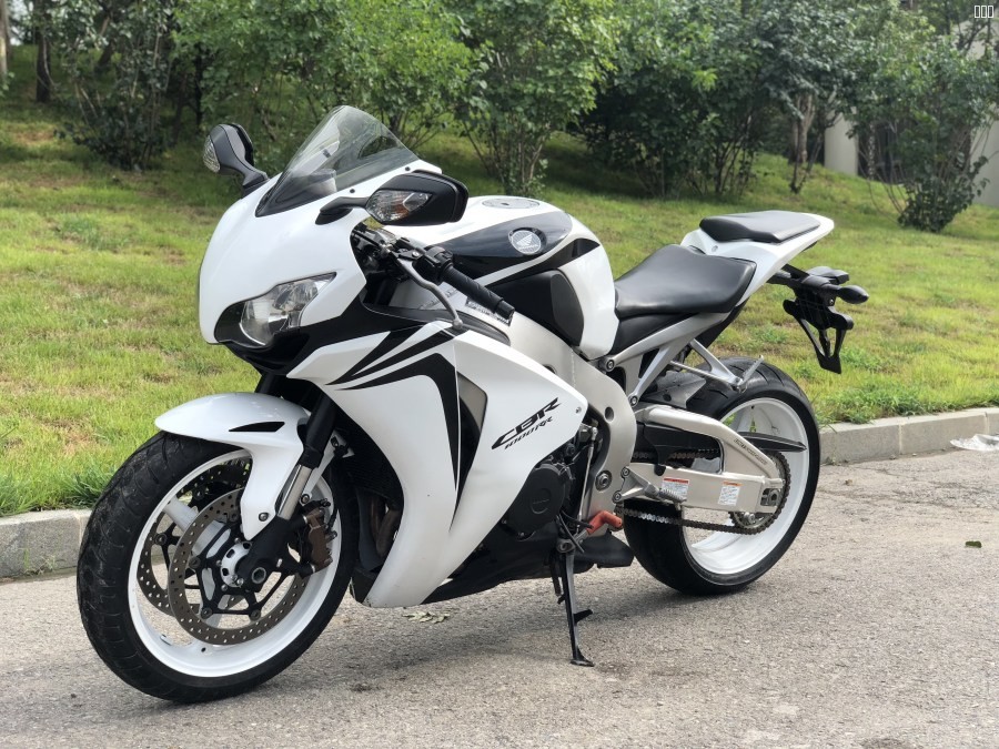 CBR1000FullSizeRender(61).jpg