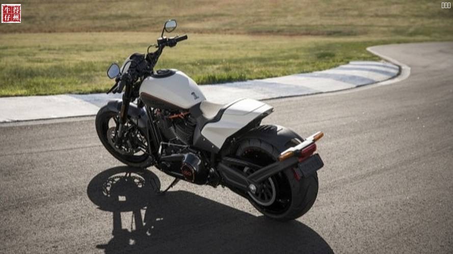 2019-harley-davidson-fxdr-114.jpg