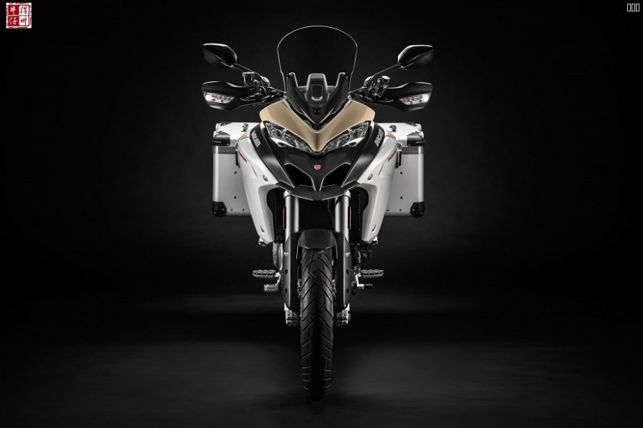101218-04-2019-Ducati-Multistrada-1260-Enduro-UC68133-High.jpg