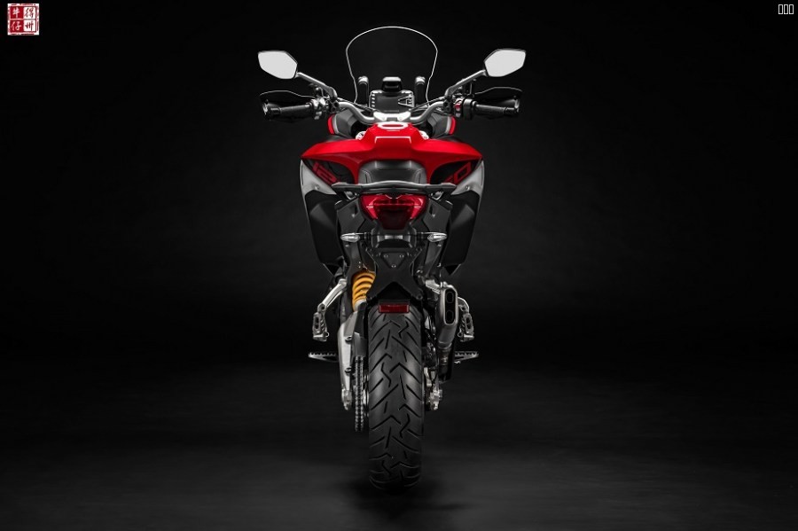 101218-15-2019-Ducati-Multistrada-1260-Enduro-UC68145-High.jpg