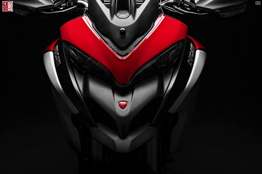 101218-21-2019-Ducati-Multistrada-1260-Enduro-UC68150-High.jpg