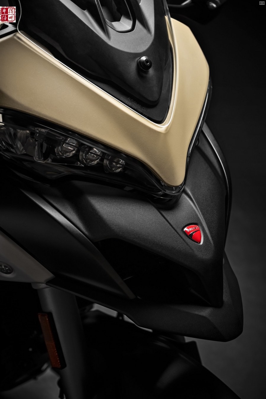 101218-27-2019-Ducati-Multistrada-1260-Enduro-UC68158-High.jpg