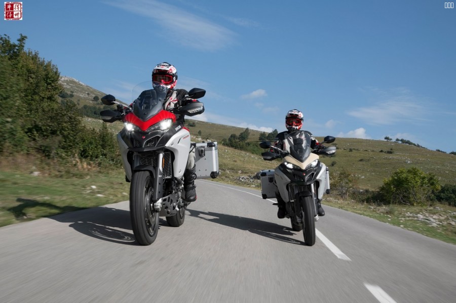 101218-60-2019-Ducati-Multistrada-1260-Enduro-UC68186-High.jpg
