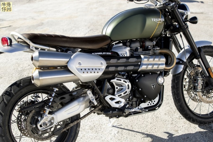 102418-2019-Triumph-Scrambler-1200-XC-Detail-19.jpg