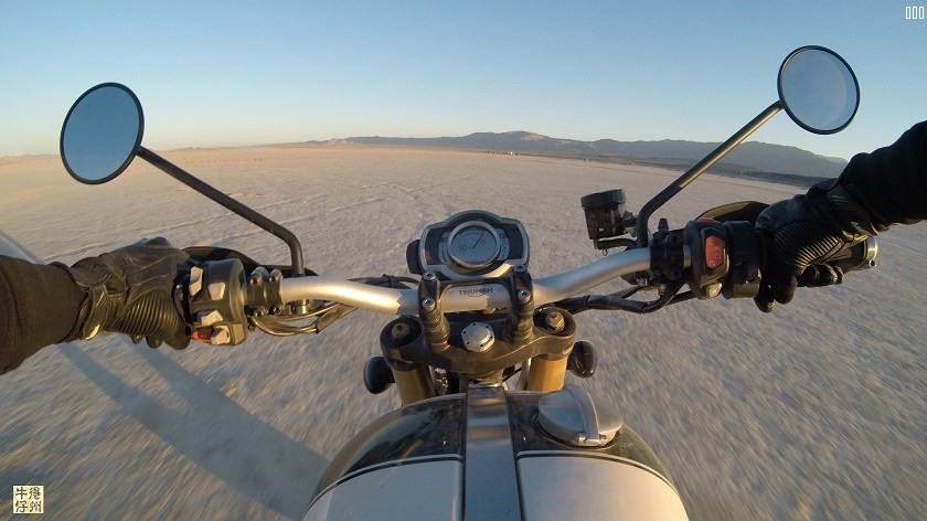 102418-2019-triumph-scrambler-1200-GoPro-integration-2.jpg