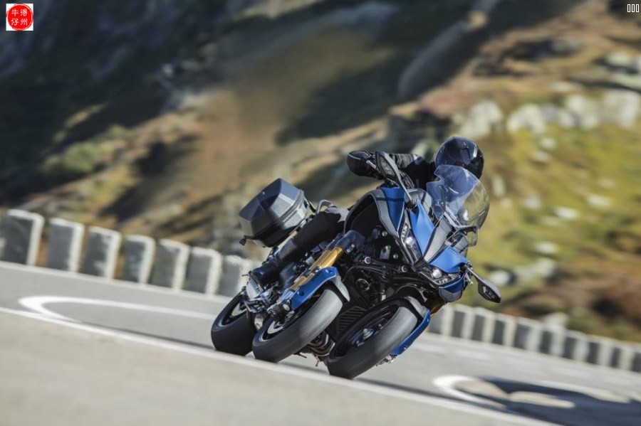 yamaha-niken-gt-2019-la-version-touring-del-triton_hd_90863.jpg