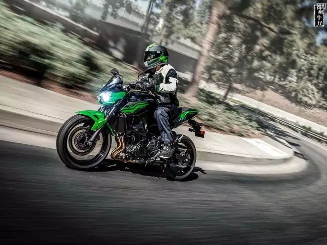 2019-kawasaki-z400-abs-first-look-1_看图王.web.jpg
