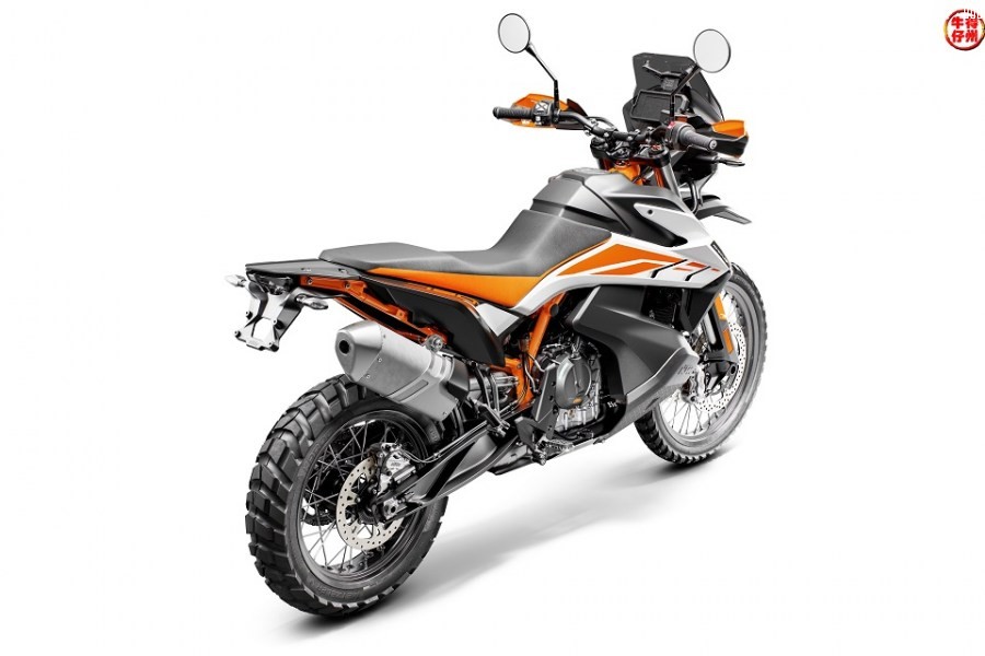 110618-254113-2019-ktm-790-adventure-R_MY19-Rear-Right.jpg