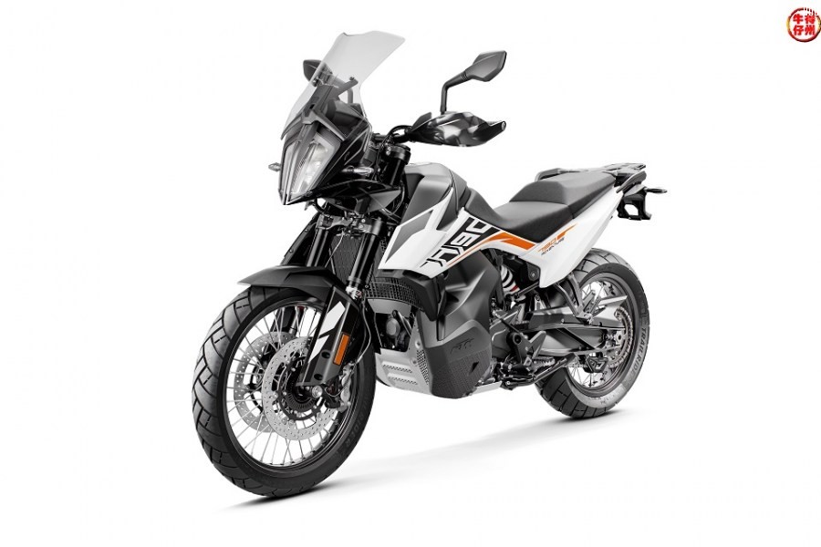 110618-254122-2019-ktm-790-adventure-White-MY19-Front-Left.jpg