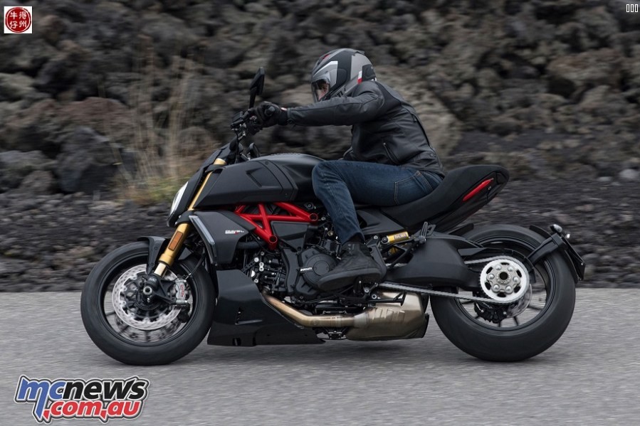 2019-Ducati-Diavel-1260-S-12.jpg