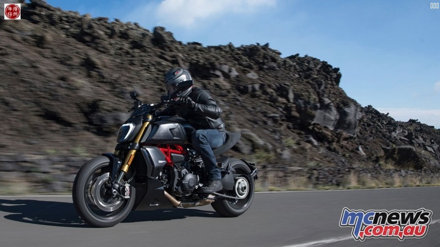 2019-Ducati-Diavel-1260-S-29.jpg