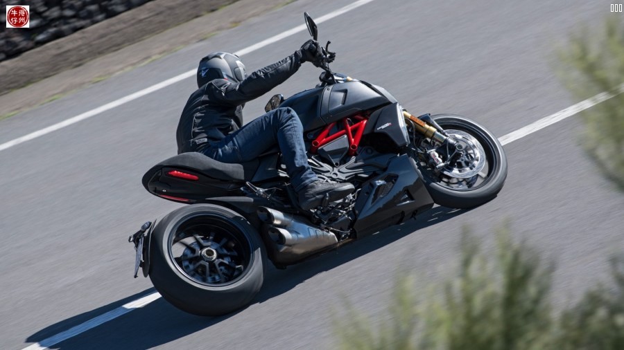 Ducati_Diavel_1260_2019_20.jpg