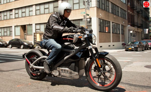 062414-2016-harley-davidson-livewire-electric-f.jpg