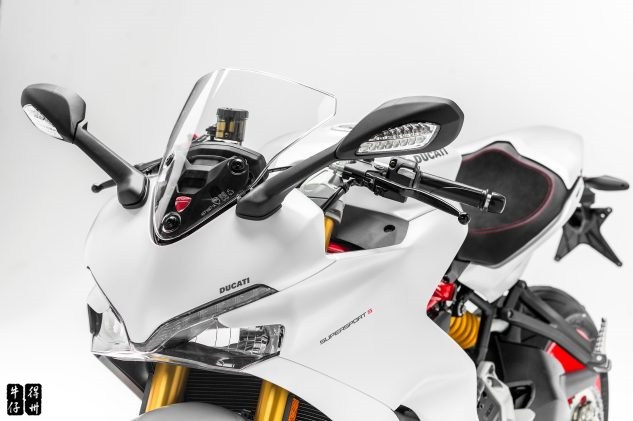 112018-ducati-supersport-mirror-recall-3-633x421.jpg