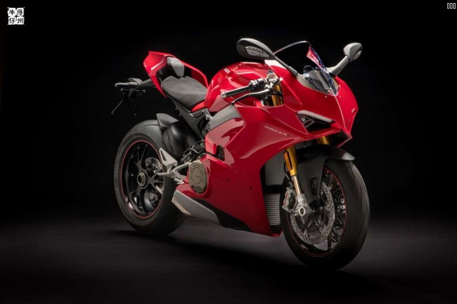 2018-Ducati-Panigale-V4S4-1024x682.jpg