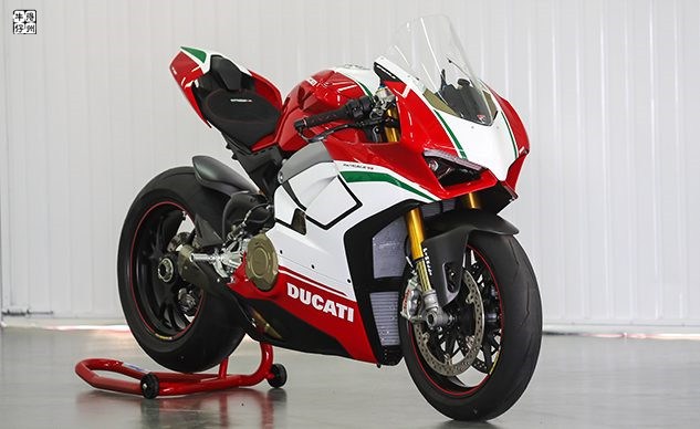 120418-2018-ducati-panigale-v4-s-speciale-f-633x388.jpg