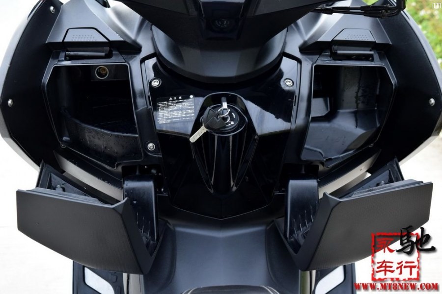 2016 C650GT (15).jpg