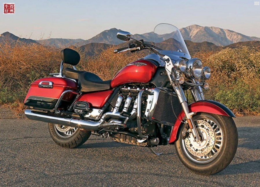 triumph-rocket-iii-touring-2013-12.jpg