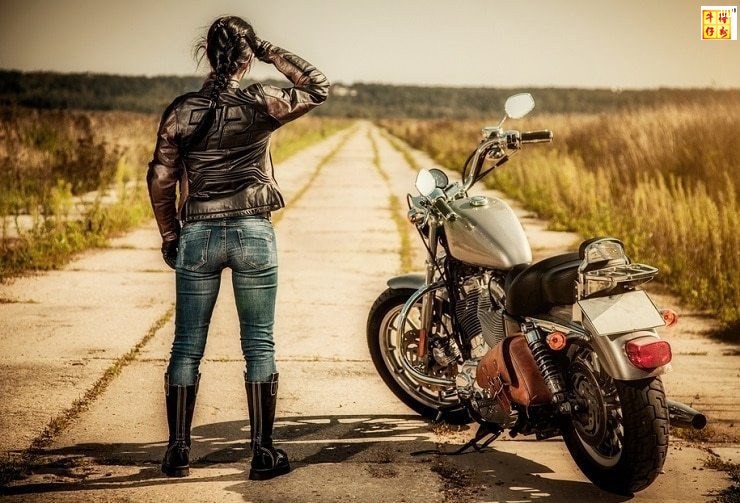 Women-Motorcycle-Boot-1.jpg