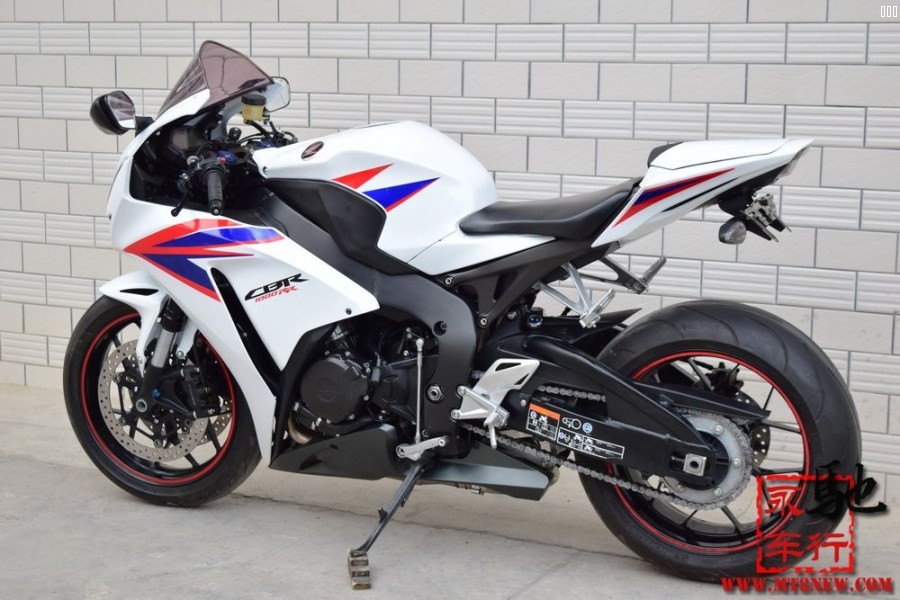 12CBR1000 (25).jpg