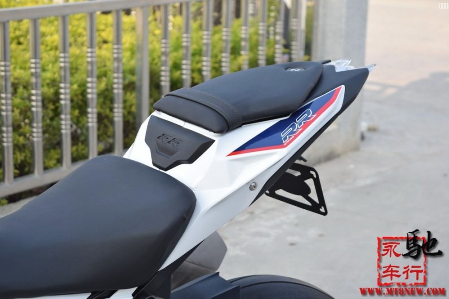 2015 S1000RR (20).jpg