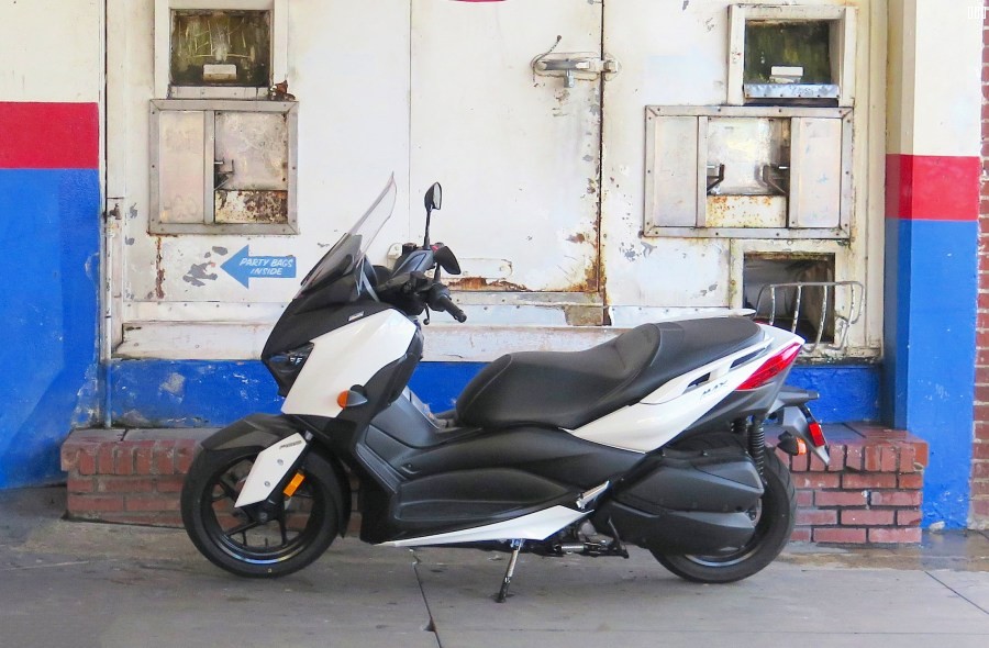 011619-2018-yamaha-xmax-IMG_9540.jpg
