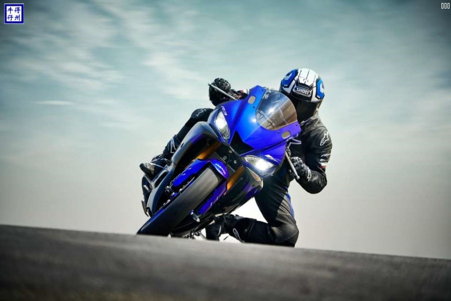 2019-Yamaha-YZF-R3a-1024x683.jpg