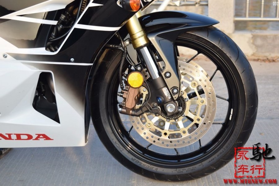 2016 CBR600RR (3).jpg