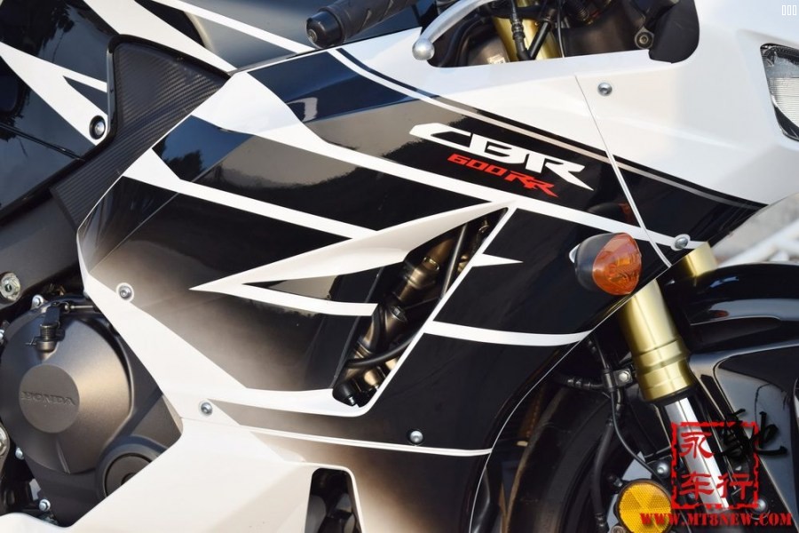 2016 CBR600RR (5).jpg