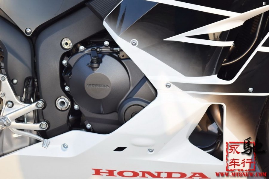 2016 CBR600RR (7).jpg