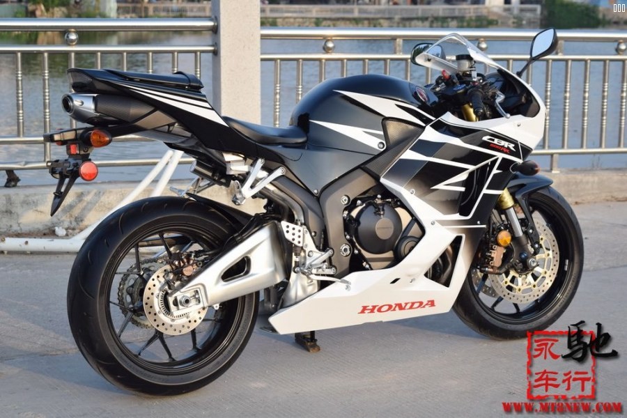 2016 CBR600RR (9).jpg