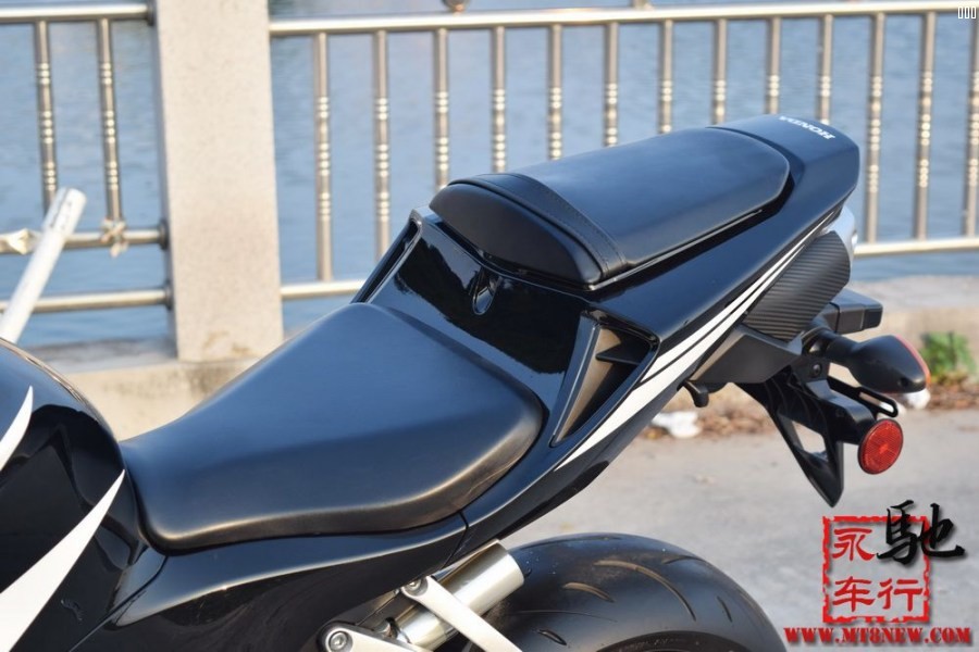 2016 CBR600RR (23).jpg