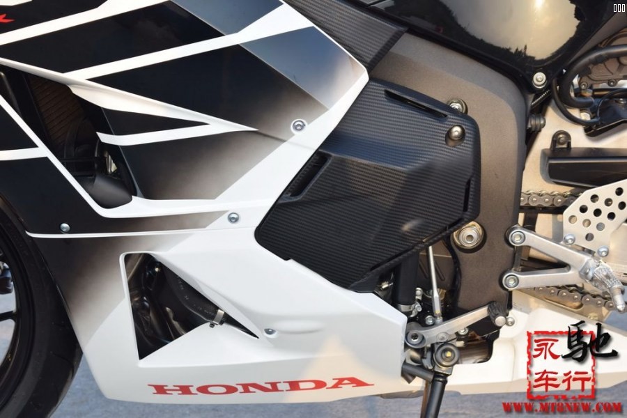 2016 CBR600RR (25).jpg