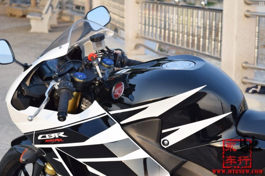 2016 CBR600RR (26).jpg