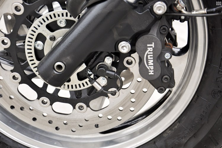 16年英国凯旋火箭2300带ABS改装款 (28)B.jpg