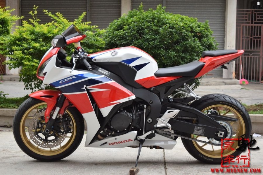 12cbr1000 (3).jpg