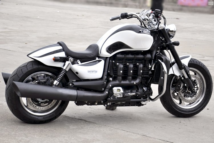 16年英国凯旋火箭2300带ABS改装款 (4)B.jpg