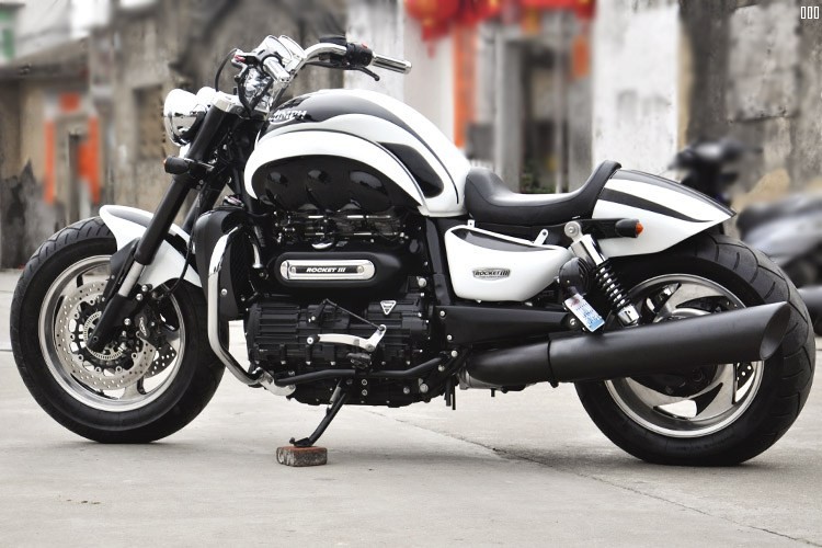 16年英国凯旋火箭2300带ABS改装款 (8)B.jpg