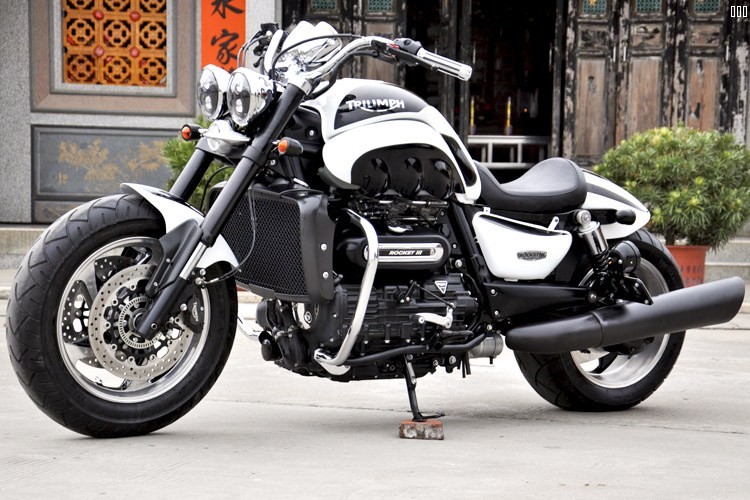 16年英国凯旋火箭2300带ABS改装款 (10)B.jpg