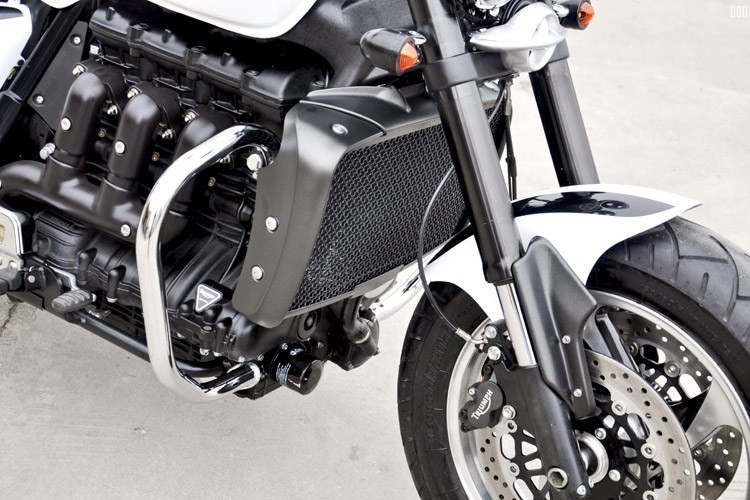 16年英国凯旋火箭2300带ABS改装款 (22)B.jpg