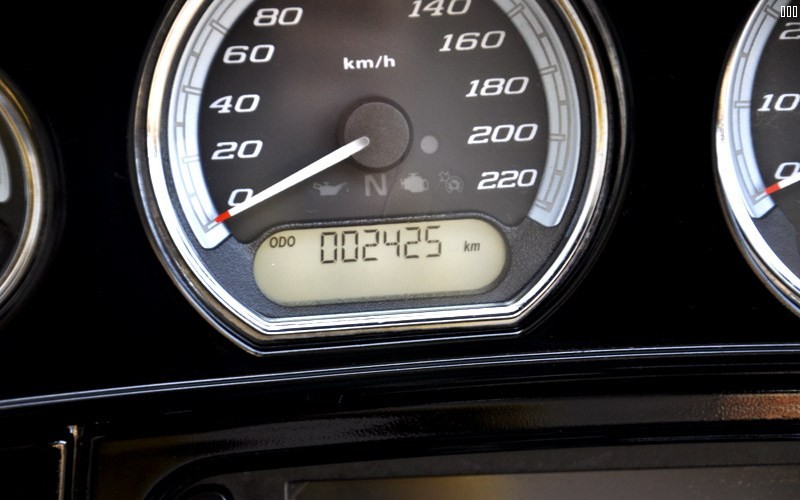 18款哈雷黑色大滑翔水冷带ABS大液晶屏带电热手把 (16)B.jpg