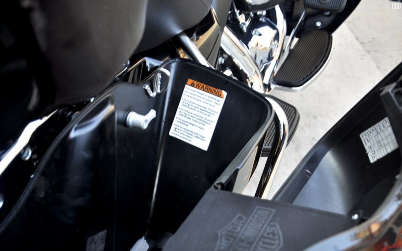 18款哈雷黑色大滑翔水冷带ABS大液晶屏带电热手把 (29)B.jpg