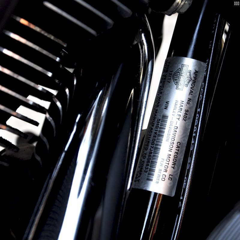 18款哈雷黑色大滑翔水冷带ABS大液晶屏带电热手把 (32)B.jpg