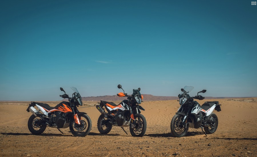 031219-2019-KTM-790-Adventure-R2019-03-02-KTM-ADVNTR-Morocco-2548-Lineup.jpg