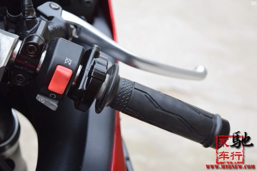 2011 红色 (17a).jpg