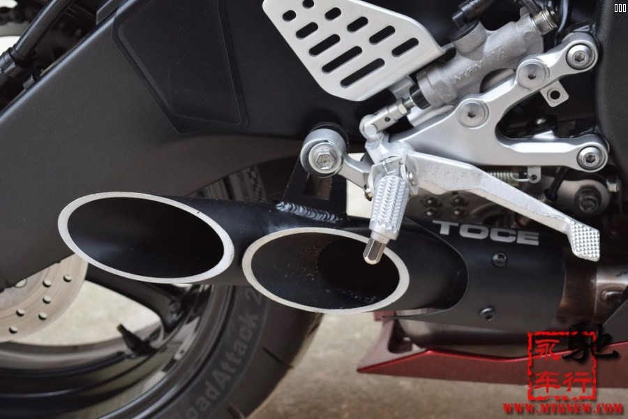 2011 红色 (28).jpg